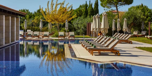 The pool bar at The Romanos
